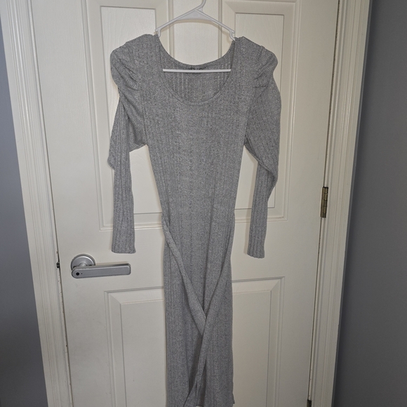 Absolutely Famous Dresses & Skirts - Absolutely Famous Gray Long Sleeve Dress